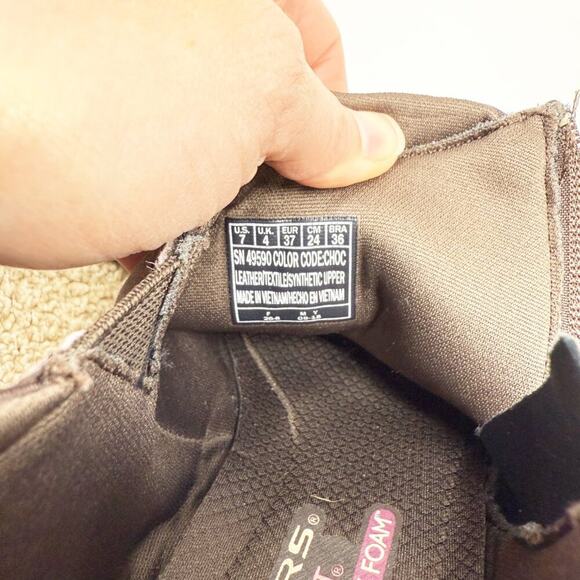 NWOB Skechers Brown Suede Flat Ankle Boots Women's Size 7 Relaxed Fit Side Zip - Picture 9 of 10